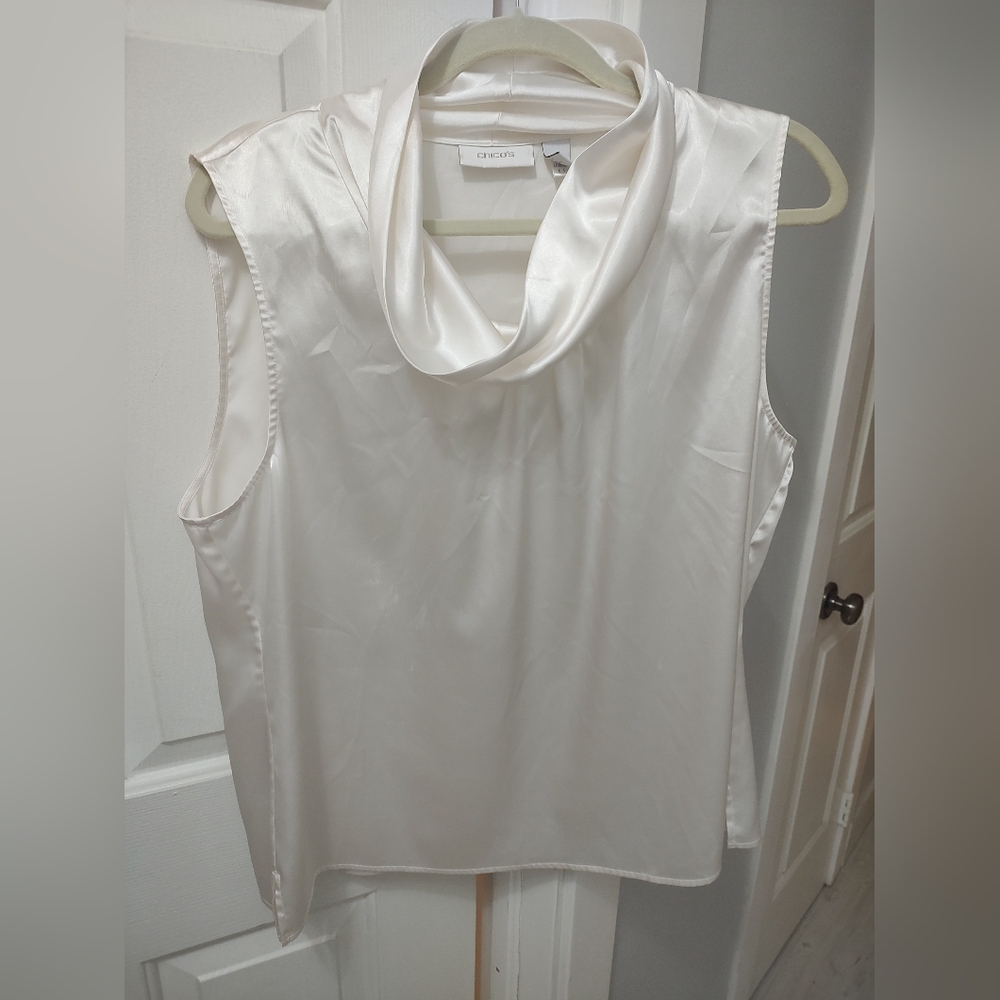 Chico's size 3(XL) Pretty White Silky Top